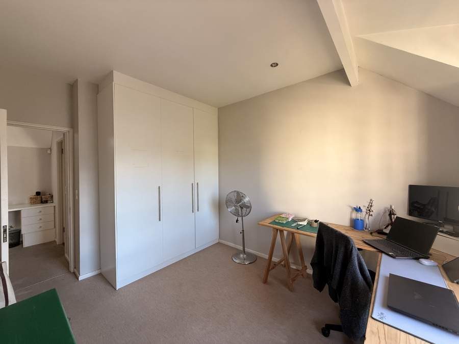 To Let 3 Bedroom Property for Rent in Wynberg Upper Western Cape